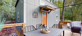 Lakeview tiny home with a loft, full kitchen, furnished deck, & firepit