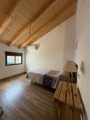 5 habitaciones, wifi y ropa de cama