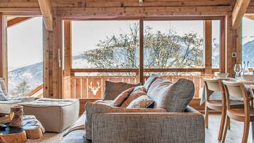 Télévision, cheminée