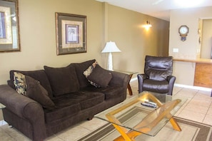 TV, offices - Gulf-front condo on Okaloosa Island with balcony and views (Fort Walton Beach)
