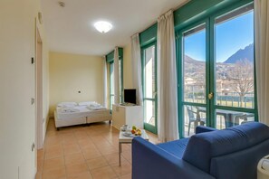 واي فاي مجانًا وملاءات أسرّة