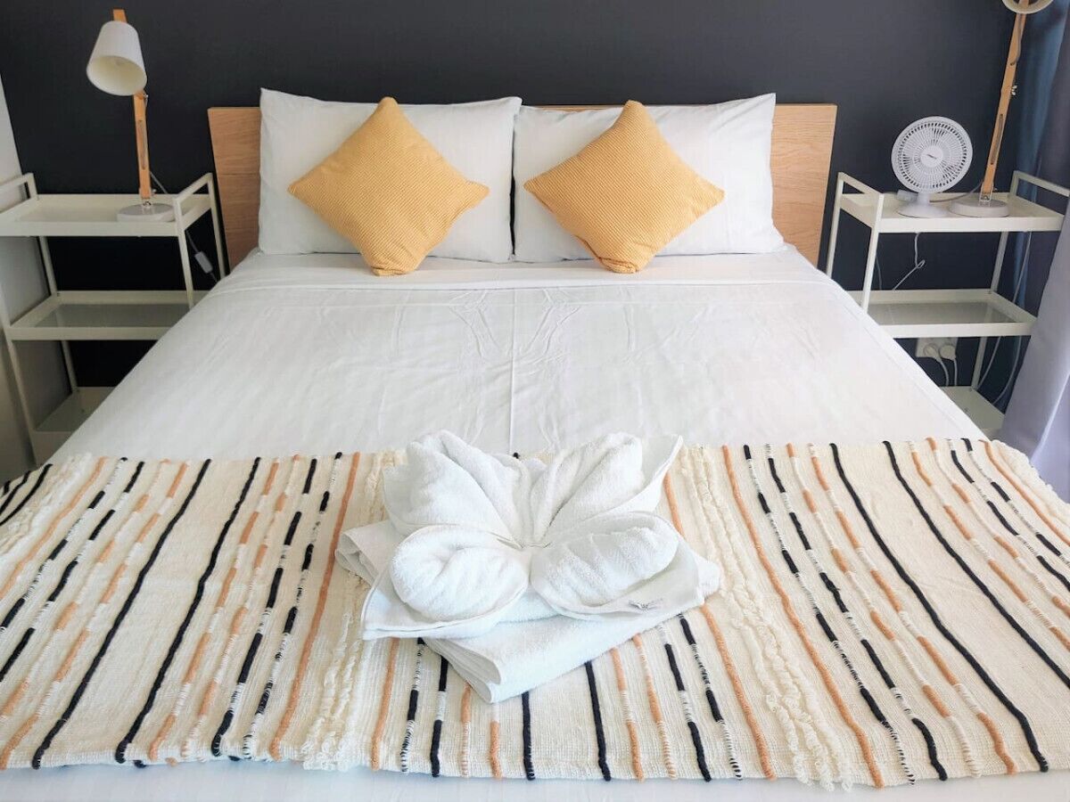 1 bedroom, desk, iron/ironing board, WiFi