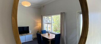 Cosy Flat metres from Rottnest Ferry