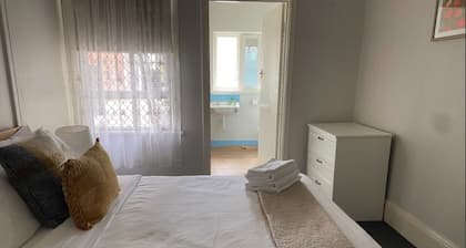 Brilliant Apt by Rottnest Ferry and Fremantle Oval