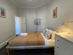 1 Schlafzimmer, Bügeleisen/Bügelbrett, kostenloses WLAN, Bettwäsche