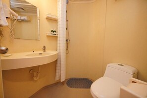 엘리트룸 | 욕실 | 샤워 시설, 레인폴 샤워기, 헤어드라이어, 타월