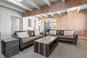 TV, fireplace, DVD player, offices - SlopeSide Haus• Spa •Gaming Area •Walk to Bear Mtn (Big Bear Lake)