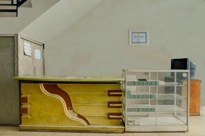 Reception - Hotel O Wisma Padi Syariah PanyipatanNearWisata Gunung Birah (Banjarbaru)