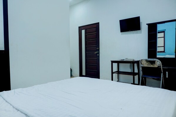 Basic Double Room | Ruang kerja komputer riba, Wi-fi percuma, cadar katil 