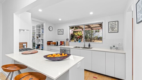 Durras Cottage - walk to beach