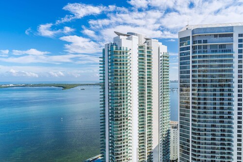 Water-View Penthouse w/2 Free Parkings