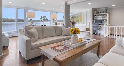 Candlewood Lakefront - Dock, kayaks, Fire Pit