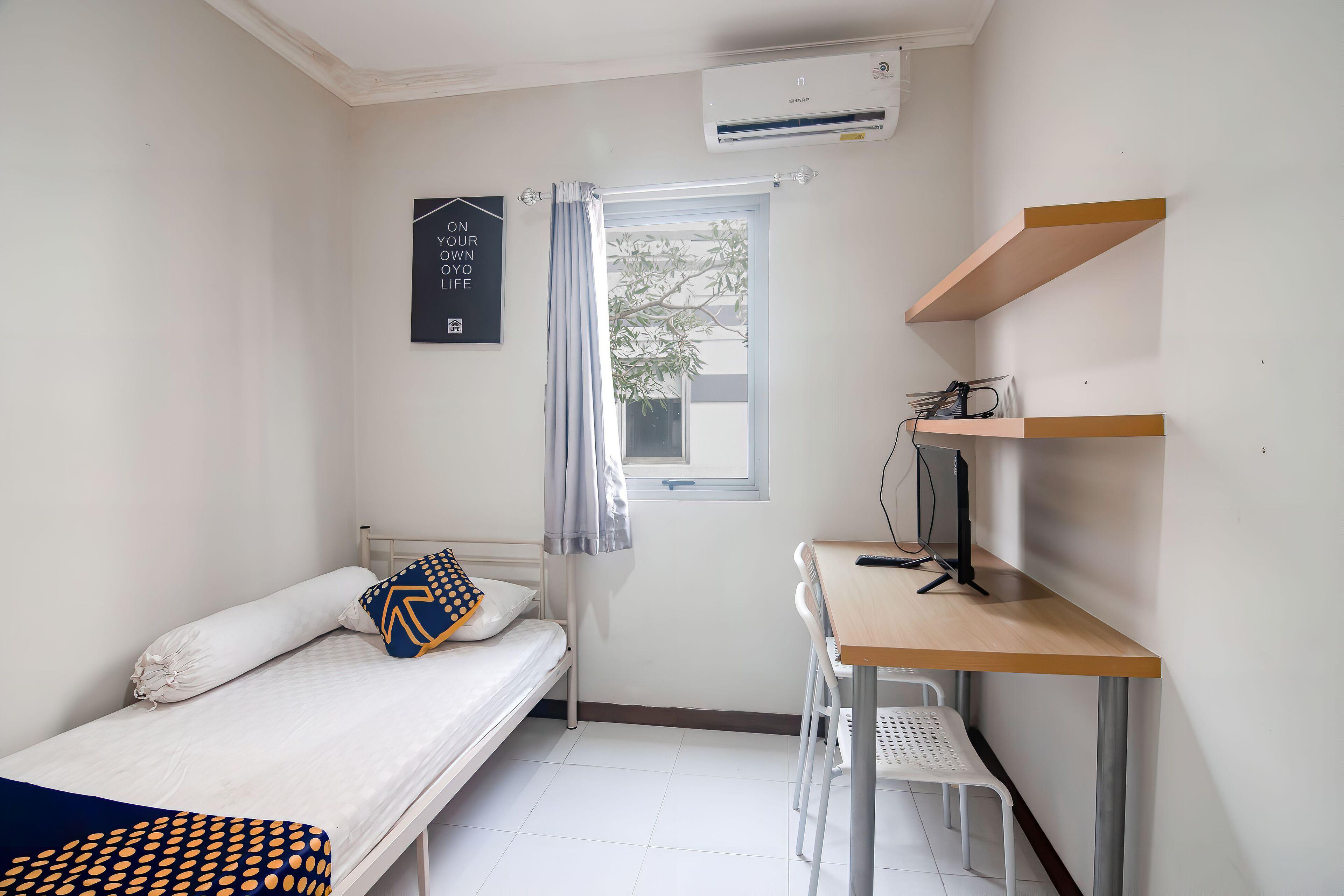 Economy Single Room | Desk, laptop workspace, free WiFi, bed sheets
