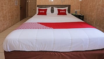 Deluxe Double Room | Hypo-allergenic bedding, laptop workspace, free WiFi, bed sheets