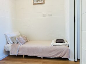 1 bedroom, in-room safe, desk, iron/ironing board