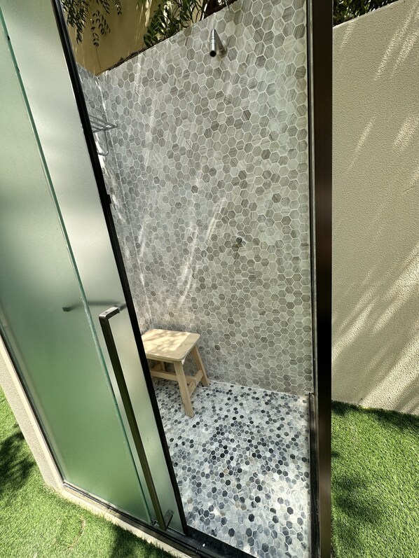 Property grounds - Feel Good Luxury Villa with Private Pool (Abu Dhabi)