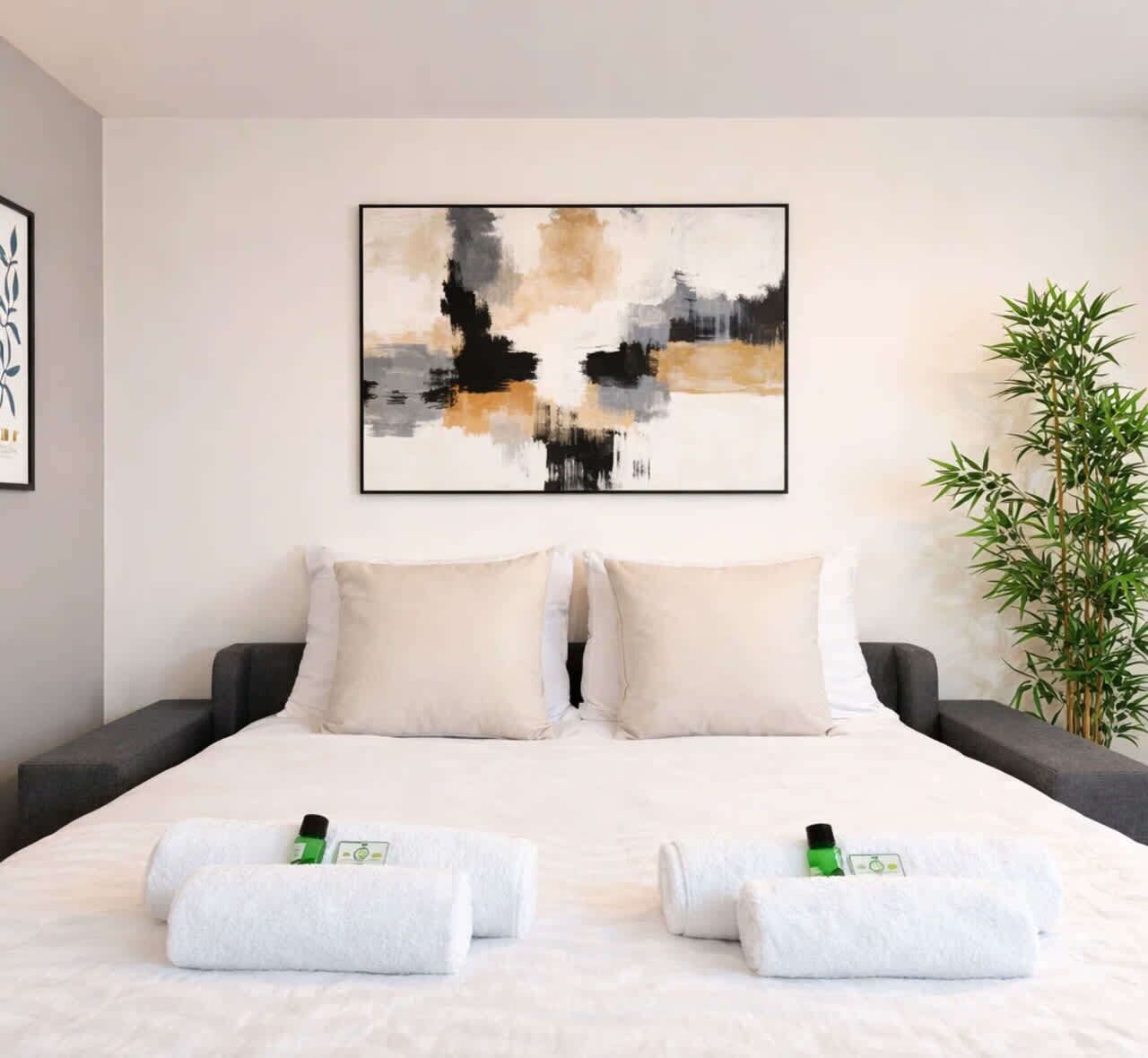 Iron/ironing board, WiFi, bed sheets