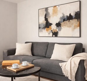 TV, offices - Cosy studio - Eiffel Tower & Invalides (Paris)