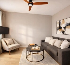 TV, offices - Cosy studio - Eiffel Tower & Invalides (Paris)
