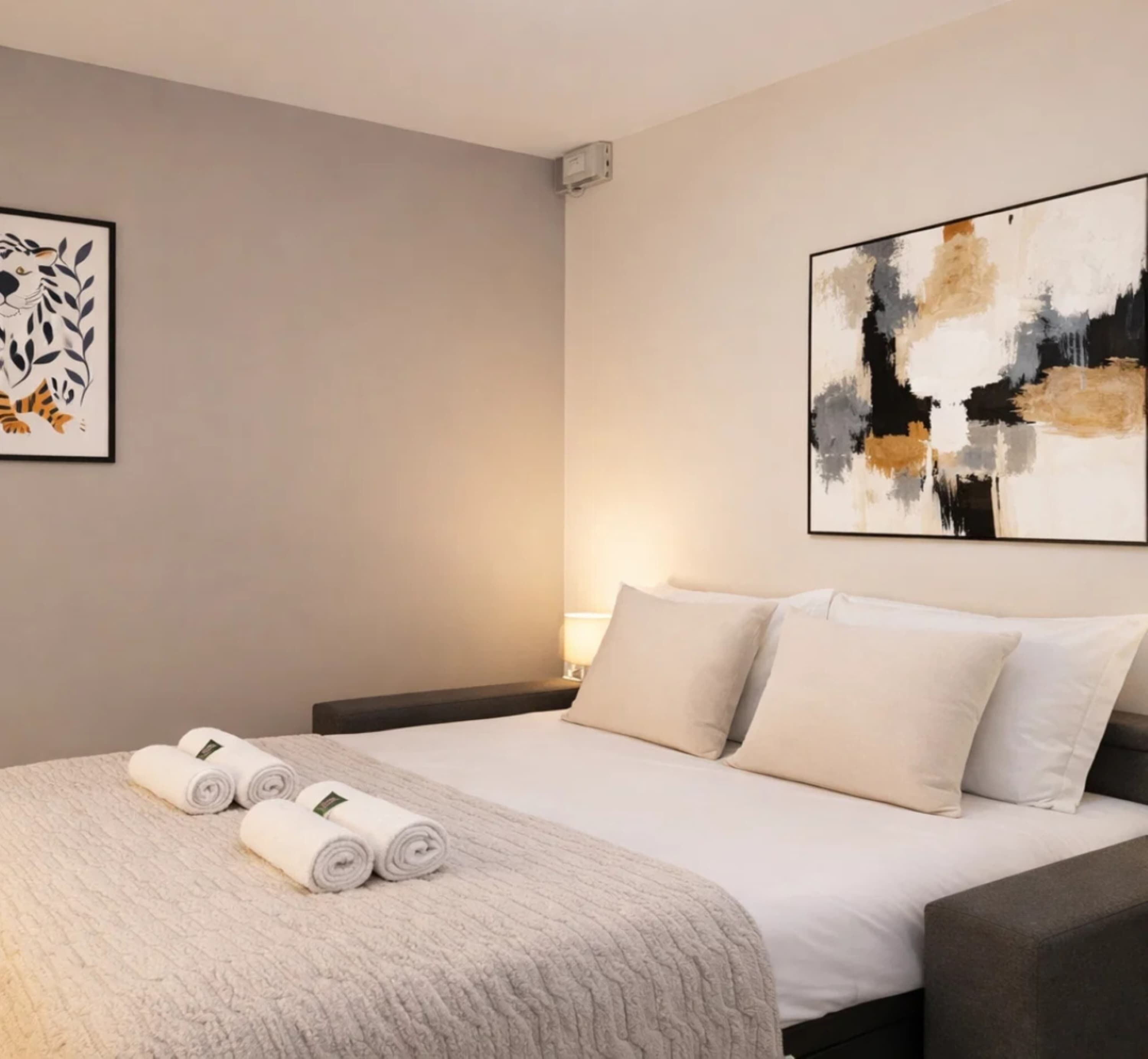Iron/ironing board, travel crib, WiFi, bed sheets