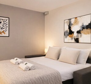 Iron/ironing board, travel crib, WiFi, bed sheets - Cosy studio - Eiffel Tower & Invalides (Paris)