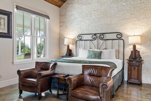 1 slaapkamer, een strijkplank/strijkijzer, wifi, beddengoed