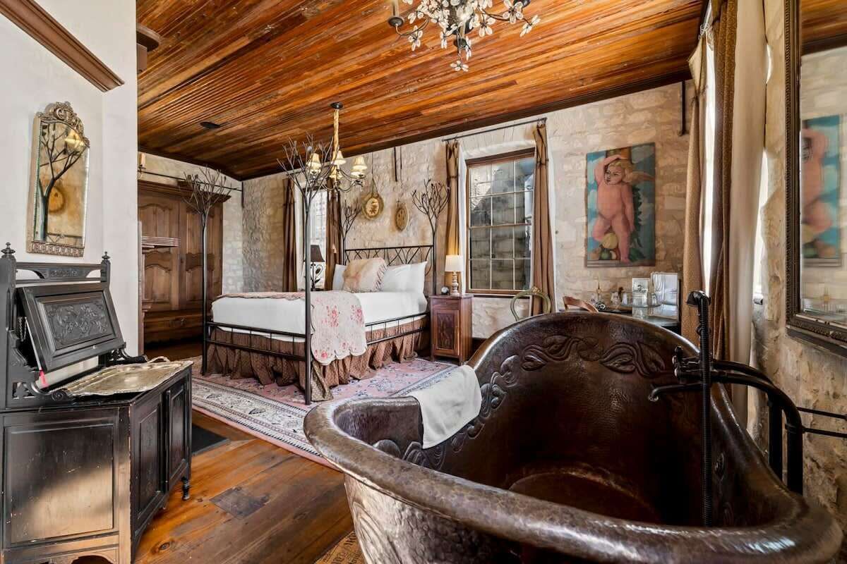 2 slaapkamers, een strijkplank/strijkijzer, wifi, beddengoed