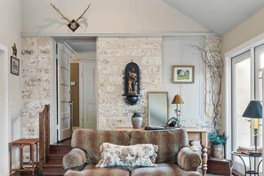 テレビ、暖炉、書斎 / ワークスペース