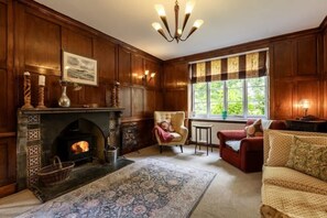 TV, fireplace, DVD player, stereo