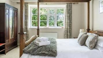 7 bedrooms, iron/ironing board, travel cot, WiFi