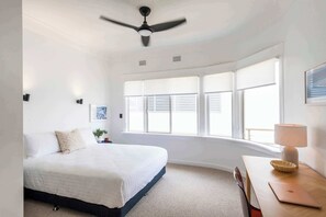 2 bedrooms, desk, iron/ironing board, WiFi