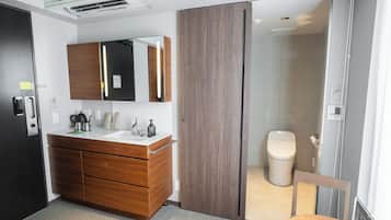 Phòng đôi cơ bản, 1 giường cỡ queen, không hút thuốc (Essential 15) | Nệm có lớp đệm bông, màn/rèm cản sáng