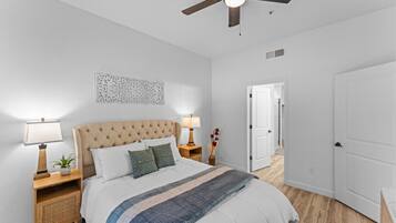 2 bedrooms, desk, free WiFi, bed sheets