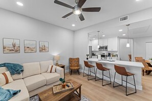 Smart TV, offices - Cozy Boho Condo Tucson (Tucson)