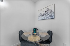 تناول الطعام