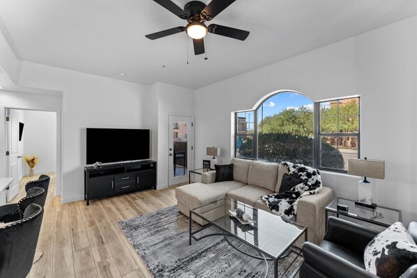 Smart TV - Classy Condo Tucson (Tucson)