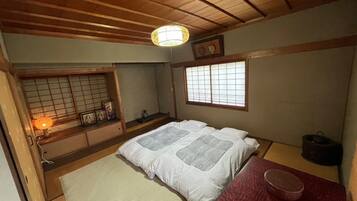 Marui | 4 bedrooms, down comforters, cribs (free), WiFi (free)