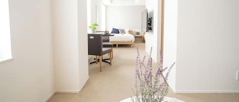 Familienstudio, Mehrere Betten, Nichtraucher (Studio 40) | Pillowtop-Betten, laptopgeeigneter Arbeitsplatz, Verdunkelungsvorhänge