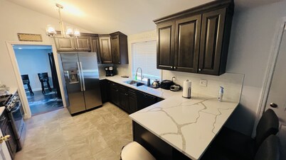 great home in Waukegan for navy graduate families close distance to navy base!!