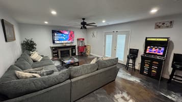 Smart TV, chimenea