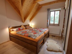 5 Schlafzimmer, Schreibtisch, Internetzugang