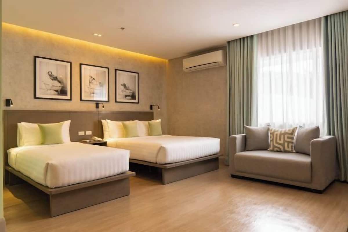 1 bedroom, in-room safe, desk, blackout curtains