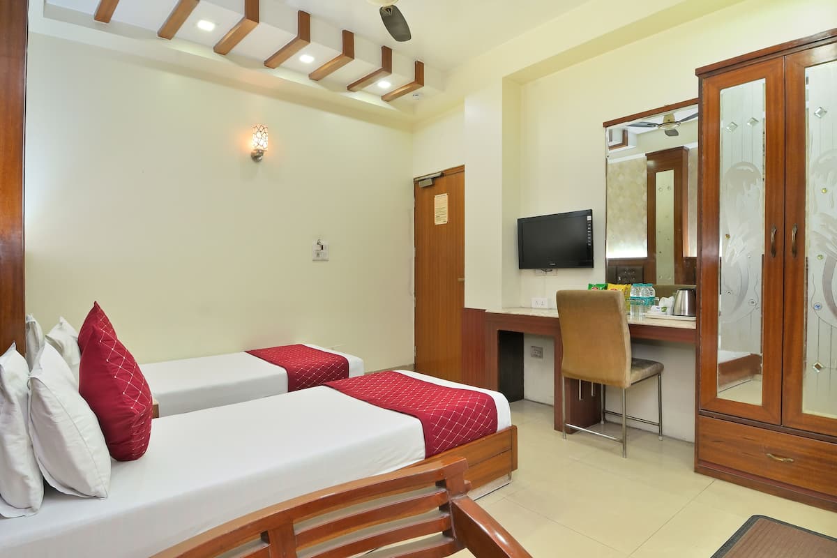 Comfort Triple Room | Select Comfort beds, desk, soundproofing, free WiFi