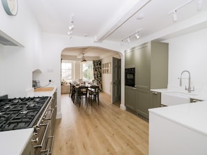 Ferienhaus | Eigene Küche | Kühlschrank, Geschirrspüler, Wasserkocher, Toaster