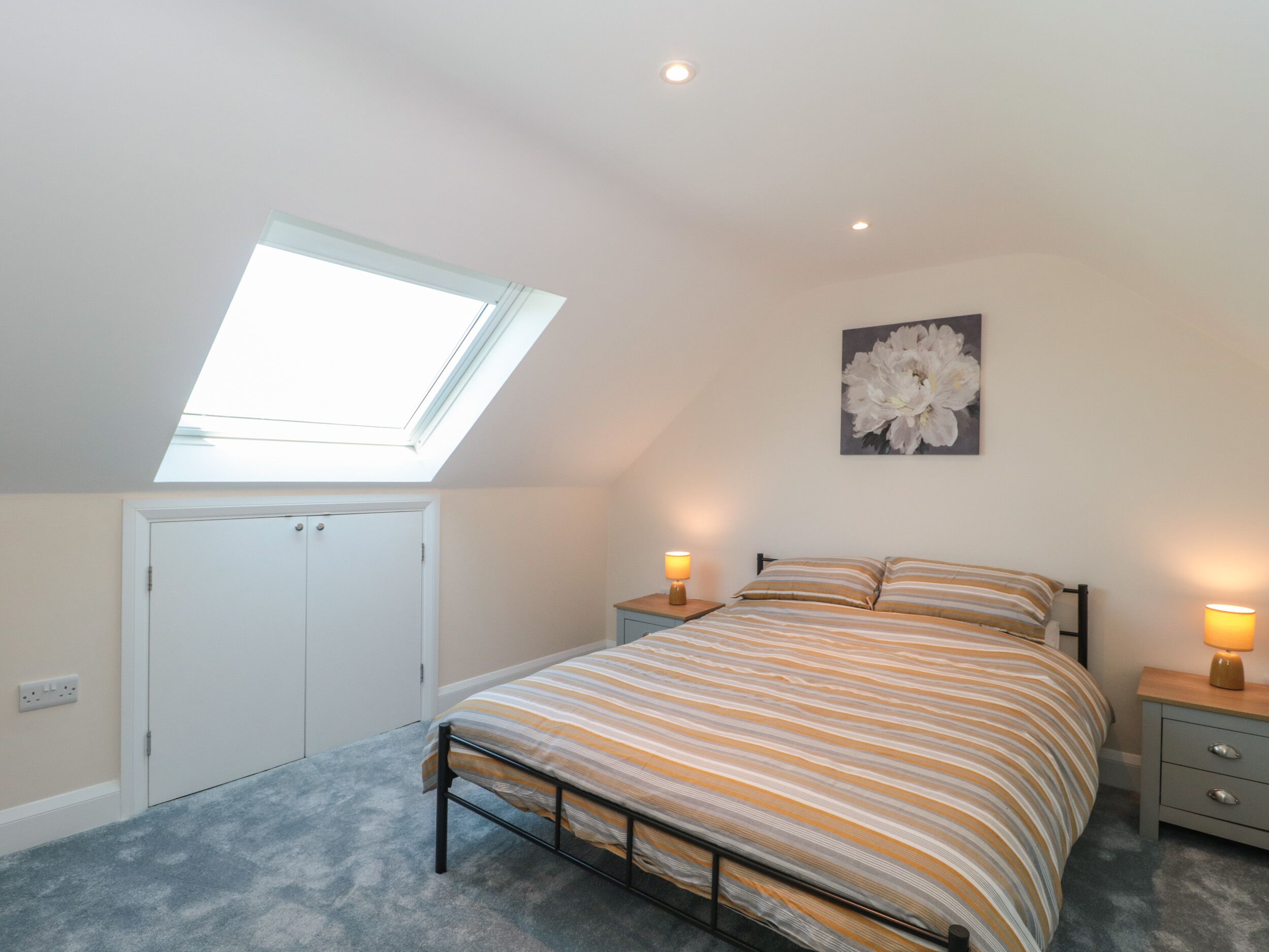 5 bedrooms, individually decorated, individually furnished, free WiFi