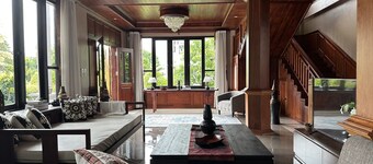 Villa Luang Prabang, entire place w/Garden, ideal for Groups/Families up to 8Pax