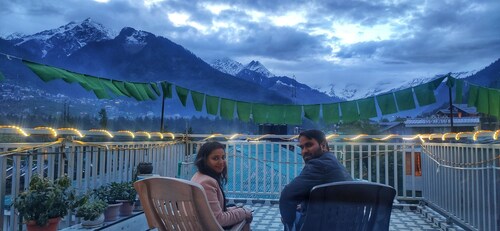 Manali Qumm a drive inn property at distance of approx 1km from Mall Road 