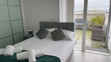 4 bedrooms, individually decorated, individually furnished, free WiFi