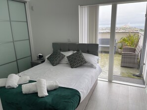 4 bedrooms, individually decorated, individually furnished, free WiFi