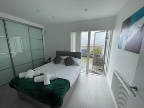 4 bedrooms, individually decorated, individually furnished, free WiFi - 10 Quay Court (Newquay)